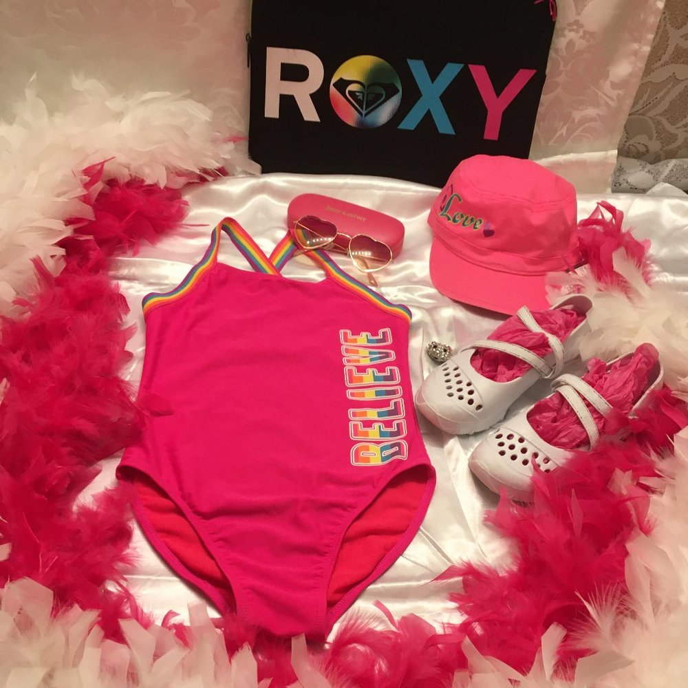 CUTE bubble gum pink bathing suit with rainbow details and cute pink summer hat